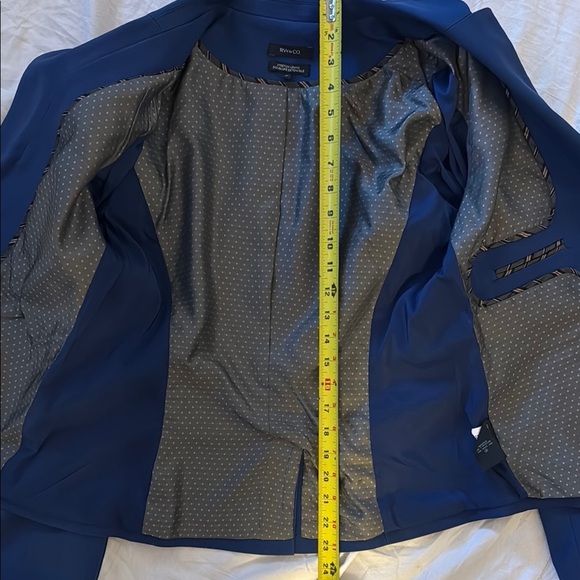 RW&CO. Elegant Blue Women's Blazer with stretch lining. Size 10. - Picture 10 of 13